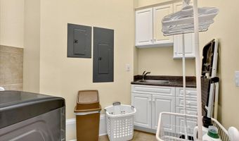 1611 Glenn Swetman St, Biloxi, MS 39530