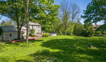 33 Wilbur Rd, Lincoln, RI 02865