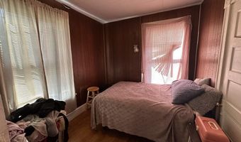 16 Walter St, Bangor, ME 04401