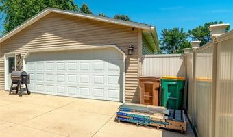 136 1st Ave, Alden, MN 56009