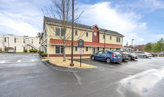 54 Loomis St 2202, Bedford, MA 01730