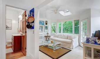 24 Hunter Ave, Newport, RI 02840