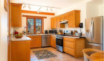 71 Calle Martinez, Arroyo Seco, NM 87514