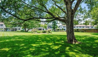 30 Sweet Meadows Ct 26, Narragansett, RI 02882