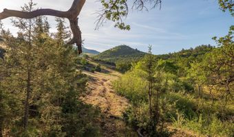 312 Sky Ridge Rd, Ashland, OR 97520