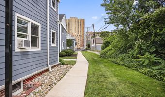 306 Deal Lake Dr 40, Asbury Park, NJ 07712