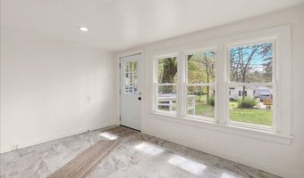 47 Wayne St, Allegan, MI 49010