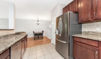 241 W Oakbrook Dr, Ann Arbor, MI 48103