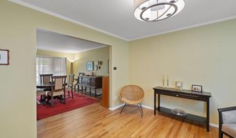 3204 Farmbrook Ct, Ann Arbor, MI 48108