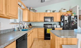 702 Taylor Ct, Belle Fourche, SD 57717