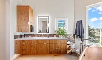 22850 Stone Wall Ct, Bend, OR 97701