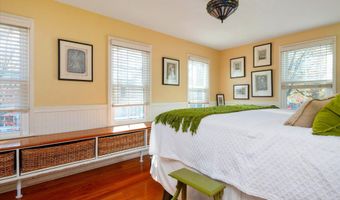 120 CHESAPEAKE Ave, Annapolis, MD 21403