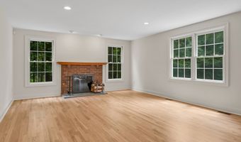 6 Kristen Way, Clinton, CT 06413