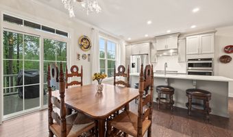 81 Brentwood Cir 81, Danbury, CT 06810