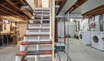 51 Cayuga Ct, Burlington, VT 05408