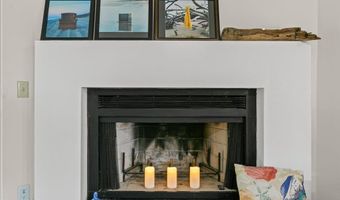2133 SEMINOLE Rd 4, Atlantic Beach, FL 32233