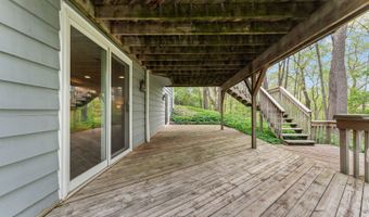 635 Oakview Dr, Algonquin, IL 60102
