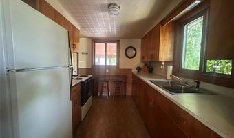 1402 N Mckay Ave NE, Alexandria, MN 56308