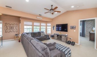 26 Windsor Dr 26, Bayonne, NJ 07035