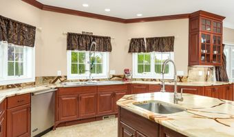 6 Congress Dr, Cromwell, CT 06416