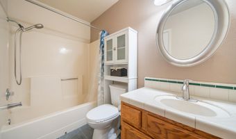6679 Meadowlark Ln, Anderson, CA 96007