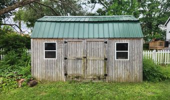 108 S OAK St, Adams, WI 53910