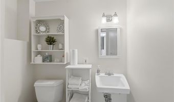 38 Gondola Ave, Jamestown, RI 02835