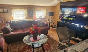 8 Lake Ct, Hopkinton, RI 02804