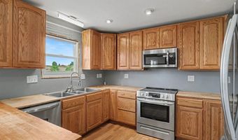 915 Kansas Ave, Berthoud, CO 80513