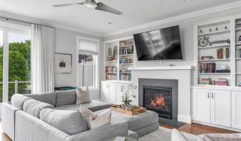 100 Algonquin Rd 5, Narragansett, RI 02882