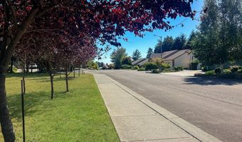 932 Midland Way, Brookings, OR 97415