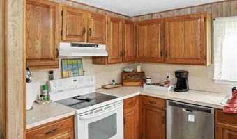 69 Longview Dr, Narragansett, RI 02882