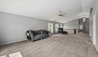 2317 Barrett Dr, Algonquin, IL 60102