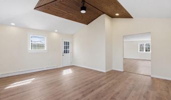 41 Madison Ave, Amityville, NY 11701