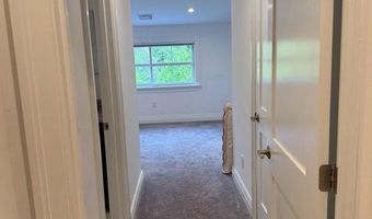 47 Travelers Ct, East Greenwich, RI 02818
