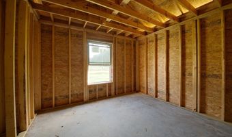 101 LLOYD HENDERSON Rd, Beebe, AR 72012