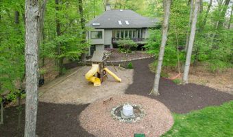 6315 Lehigh Ct SE, Ada, MI 49301