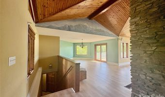 377 Upper Grassy Branch Rd, Asheville, NC 28805
