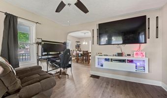 1002 S Van Buren St, Auburn, IN 46706