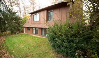 722 Valley Dr, Amherst, OH 44001