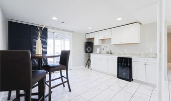 31 Salina Ave, Johnston, RI 02919