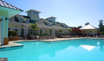 10900 HOLYSTONE Ln 202, Berlin, MD 21811