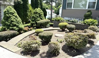15-17 Beckerle St, Danbury, CT 06811