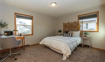 105 Ross Gdn NW, Alexandria, MN 56308