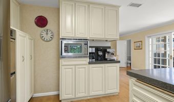 124 Reddington Ct, Camarillo, CA 93010