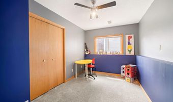 550 Mckinley St, Anoka, MN 55303