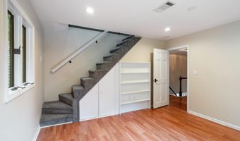 245 Borden Rd, Middletown, NJ 07748
