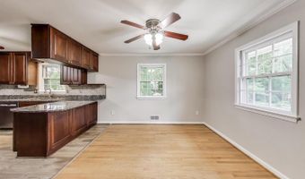 2403 SHERWOOD HALL Ln, Alexandria, VA 22306