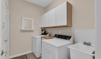 90 Sandpiper Dr, Bayville, NJ 08721