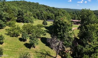 10463 Farm Road 1182, Aurora, MO 65605